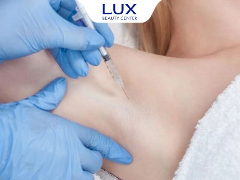 hình tiêm botox nách